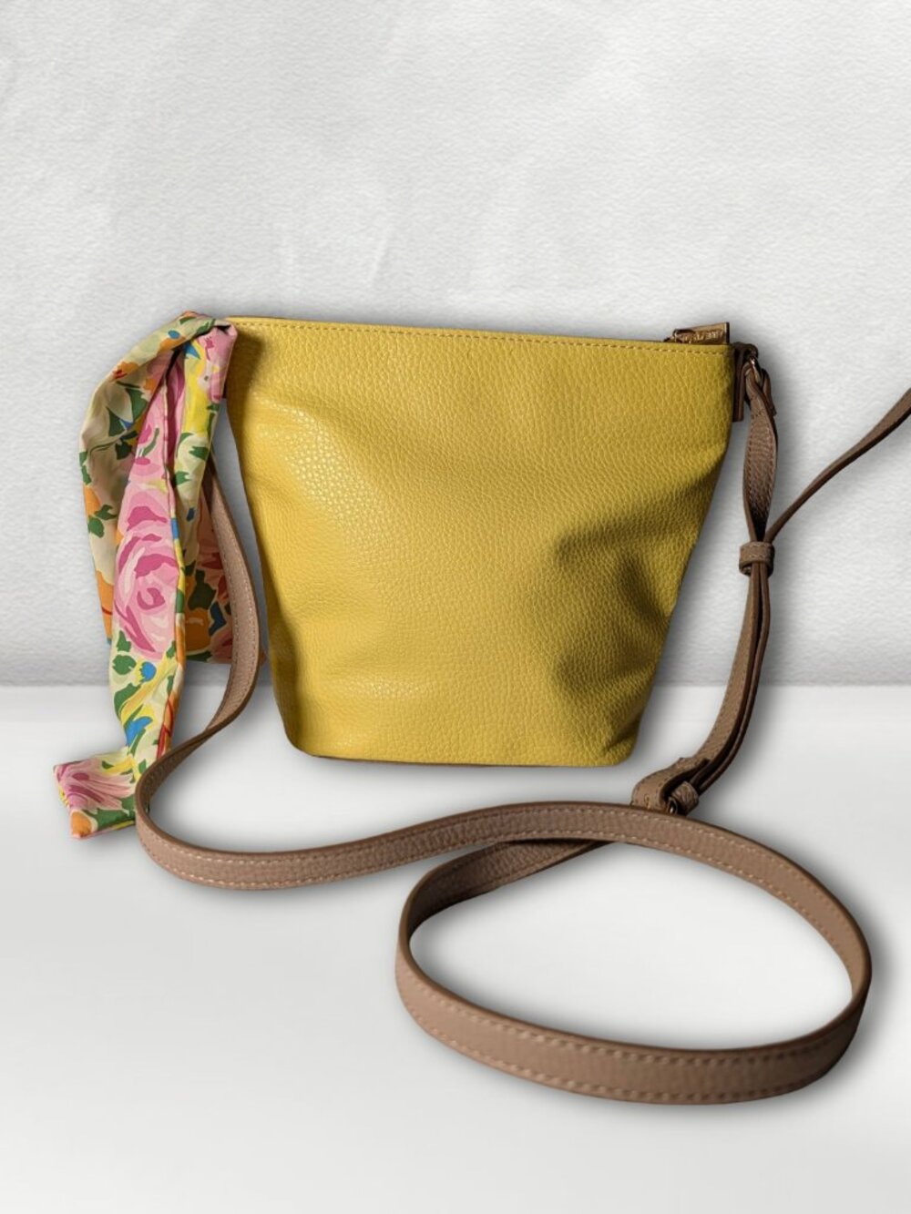 ANNE KLEIN Yellow & White Colorblock Bucket Crossbody Bag w/ Floral Scarf